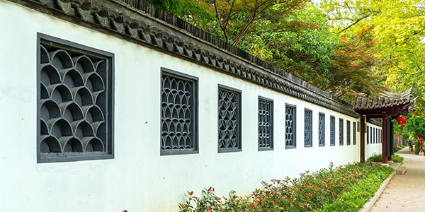 花园造景公司：别墅假山制作手法及布局